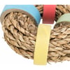 Anello di erba marina con anelli di cartone
