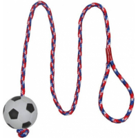 Balón de fútbol atado a una cuerda