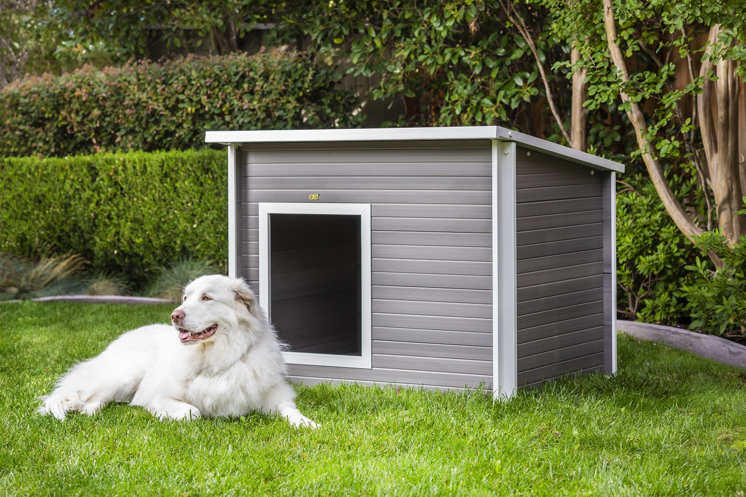 Niche pour chien New Age Pet Rustic Lodge - disponible en plusieurs tailles