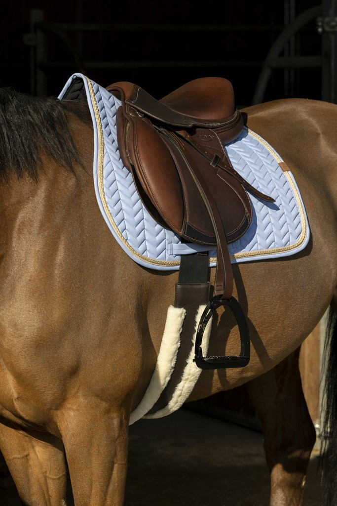 EQUITHEME Tapis de dressage Softy bleu ciel pour cheval