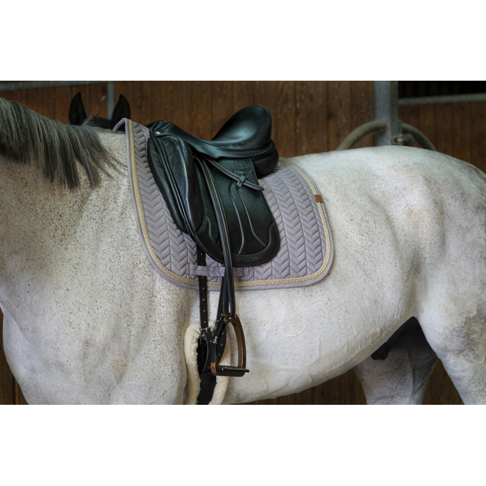 EQUITHEME Dressuurzadeldekje Softy grijs voor paarden