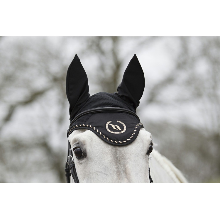 BACK ON TRACK Bonnet Night Collection preto para cavalo