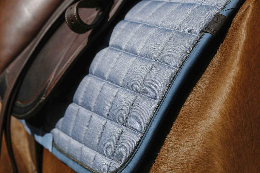 EQUITHEME Tapis de selle Chic bleu - Taille Cheval