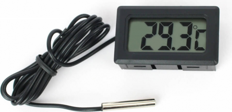 Digital thermometer with external sensor